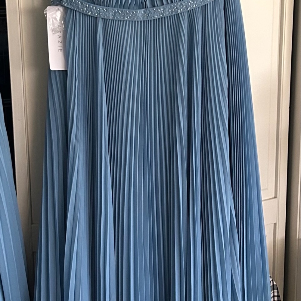 Formal Dress - Picture 3 of 6